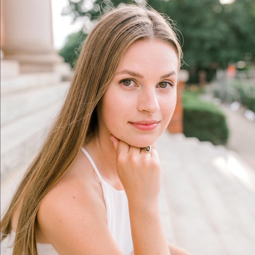 Meet your Posher, Stephanie